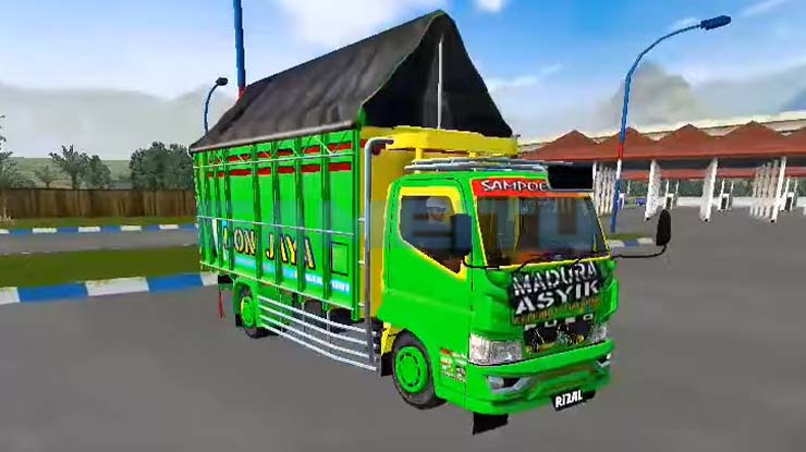 2. Truck Canter Madura Asyik Hijau